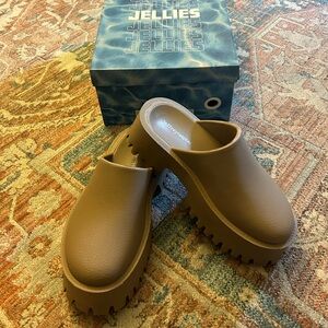 NIB Jeffrey Campbell Bae Lugged Platform Clog Sz 6